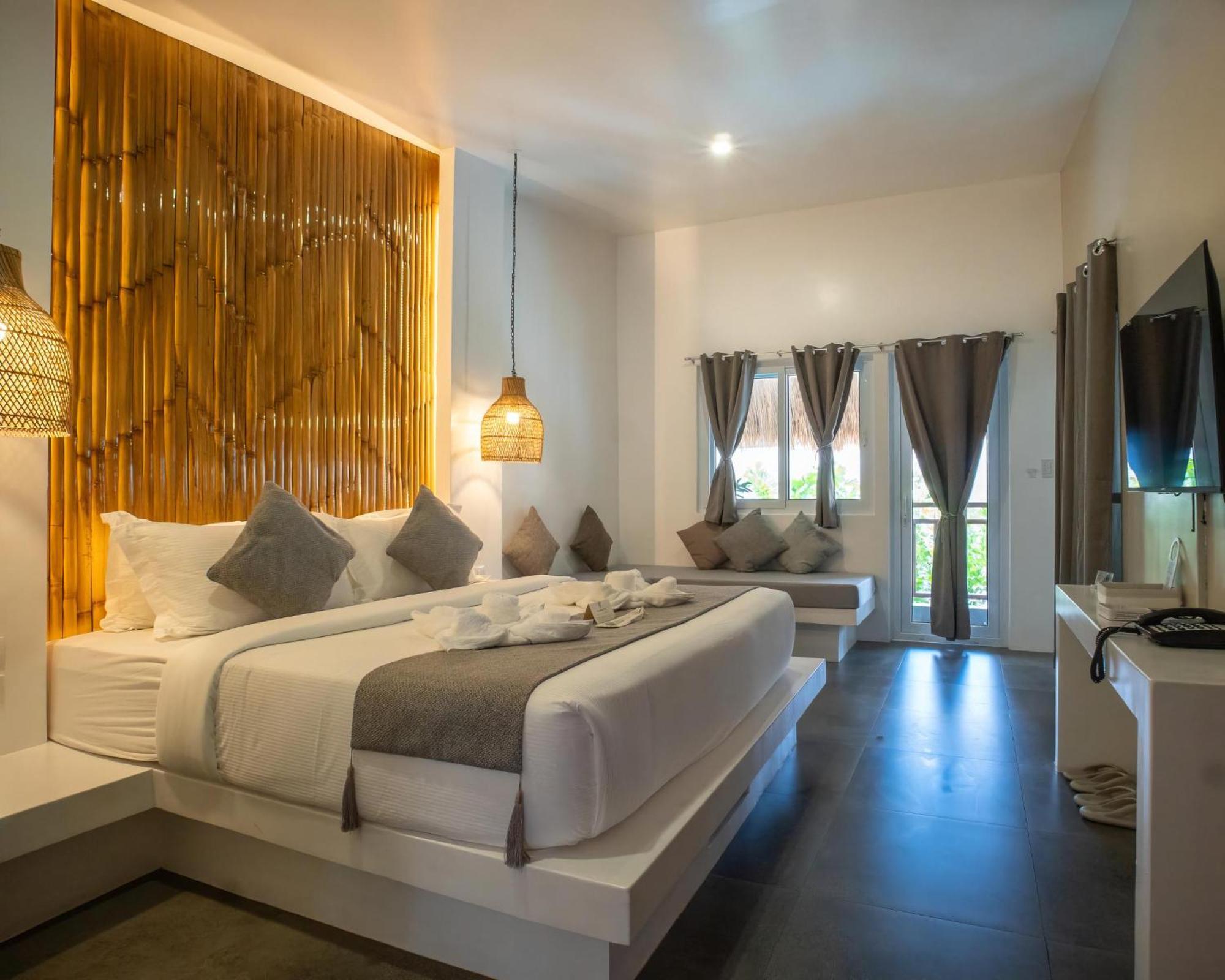 Bathala Hotel *